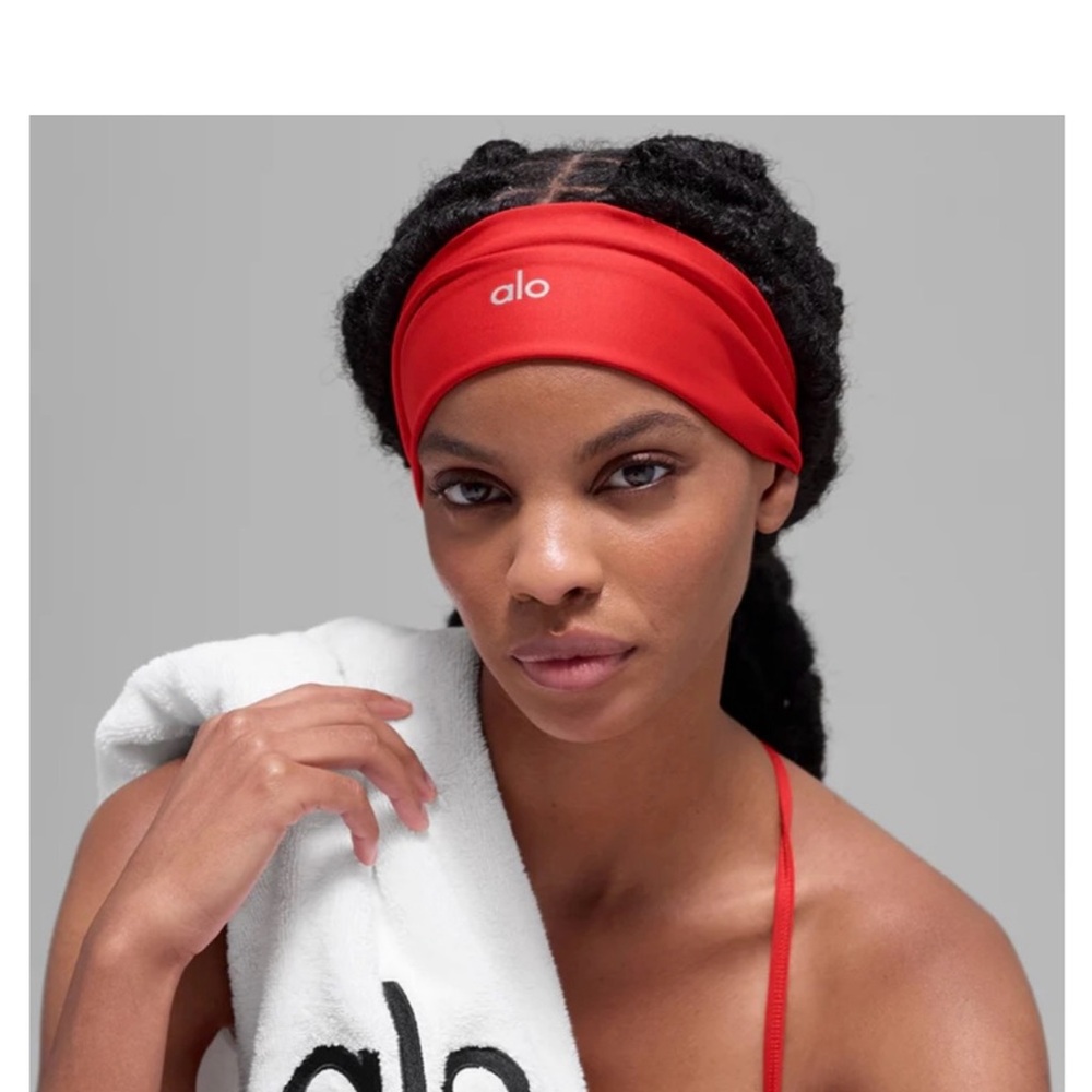 NWT, Alo Yoga Airlift Headband (One Size) Candy Red , Ret $38